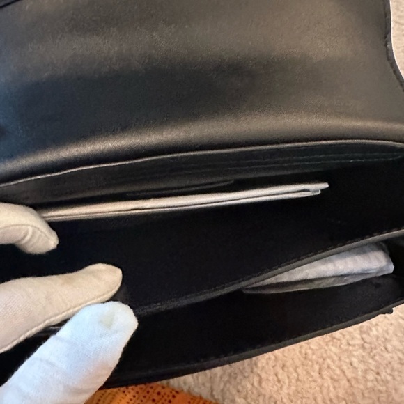 🔥MICHAEL KORS LITA SMALL BLACK / GOLD LEATHER CROSSBODY BAG🔥 - Picture 8 of 17